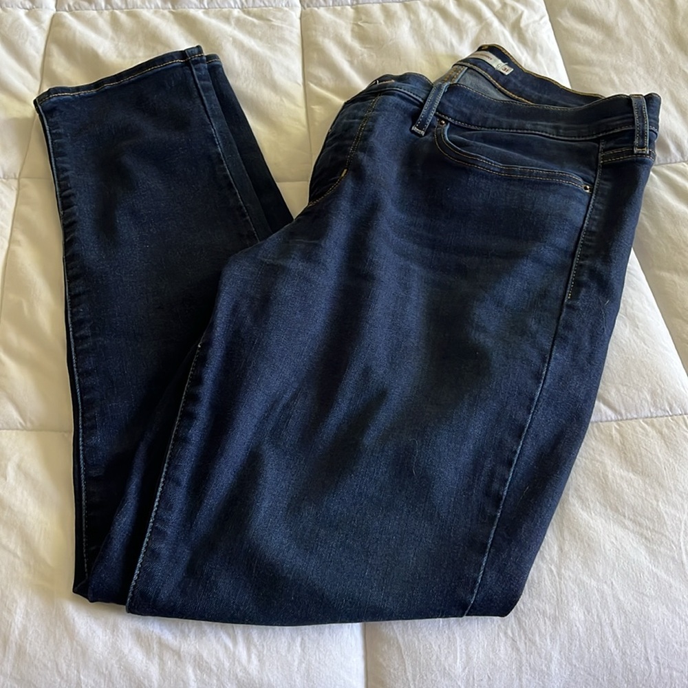 Women’s Levi 311 Shaping Skinny Jean, Size 31